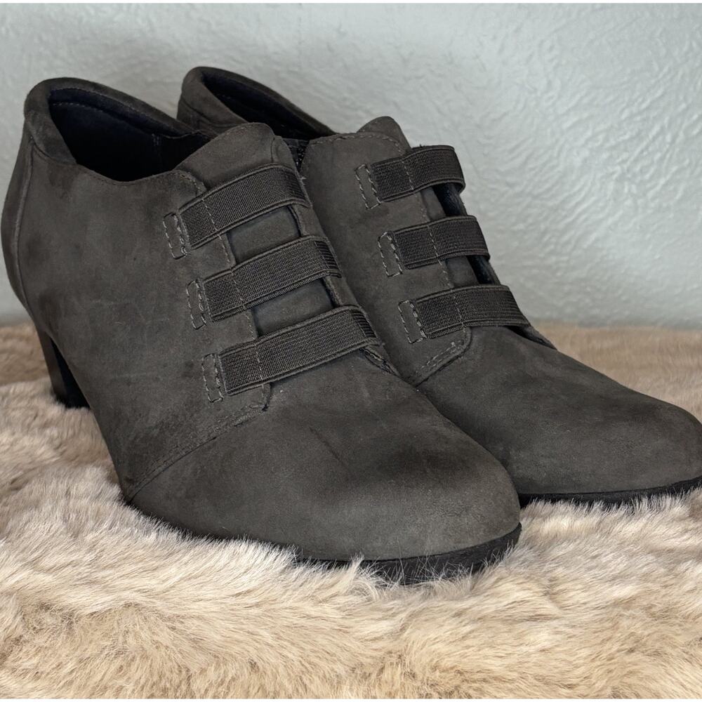Clarks Gray Suede‎ High Heels-Size 9M